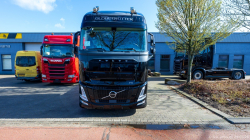 20260329-Tom-Holding-00280